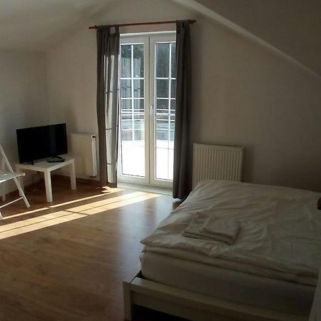Dworek Poznan Bed and Breakfast Esterno foto
