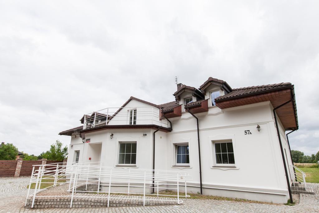 Dworek Poznan Bed and Breakfast Esterno foto
