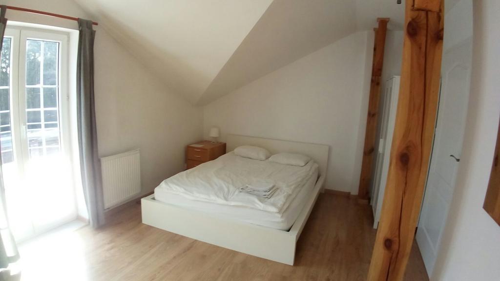 Dworek Poznan Bed and Breakfast Esterno foto