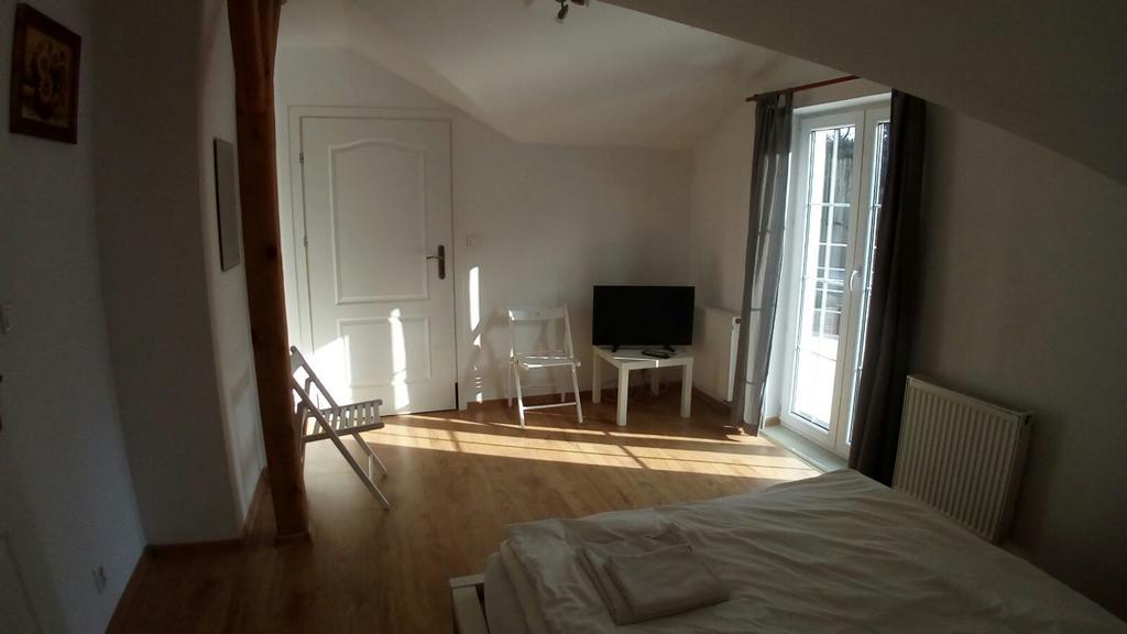 Dworek Poznan Bed and Breakfast Esterno foto